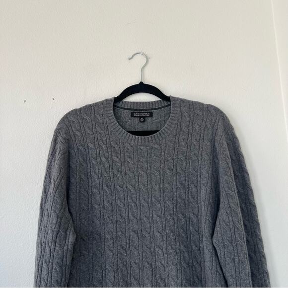 Banana Republic Grey Cable Knit Merino Wool Cashmere Blend Crewneck Sweater - Picture 2 of 7
